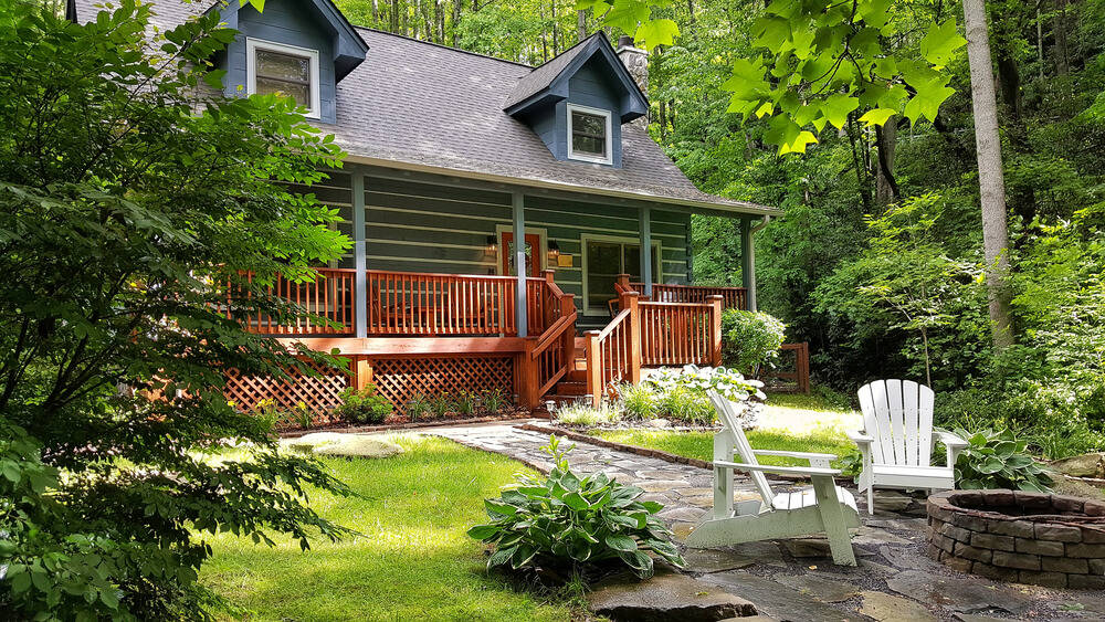 Constructing a porch for your log cabin