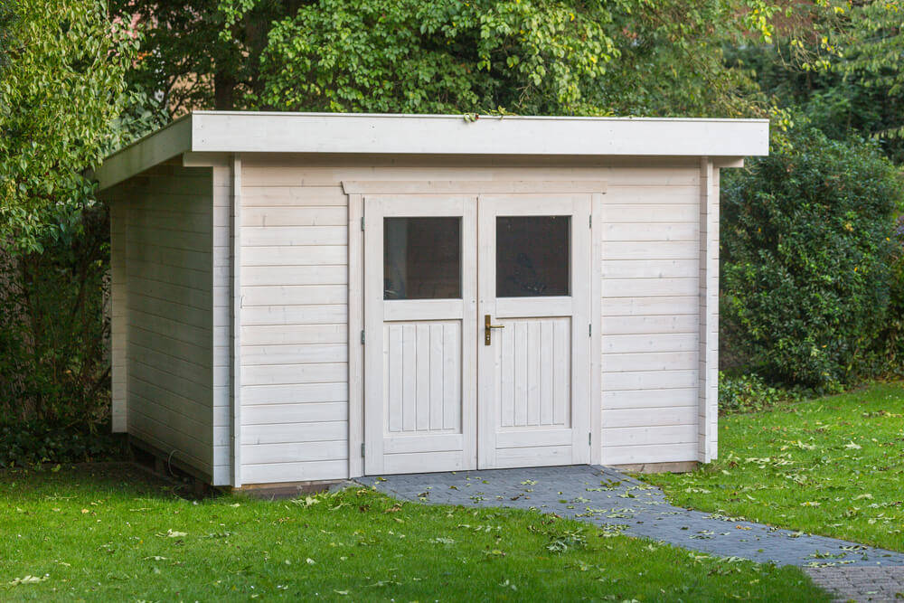 wooden-shed-prepare-for-winter