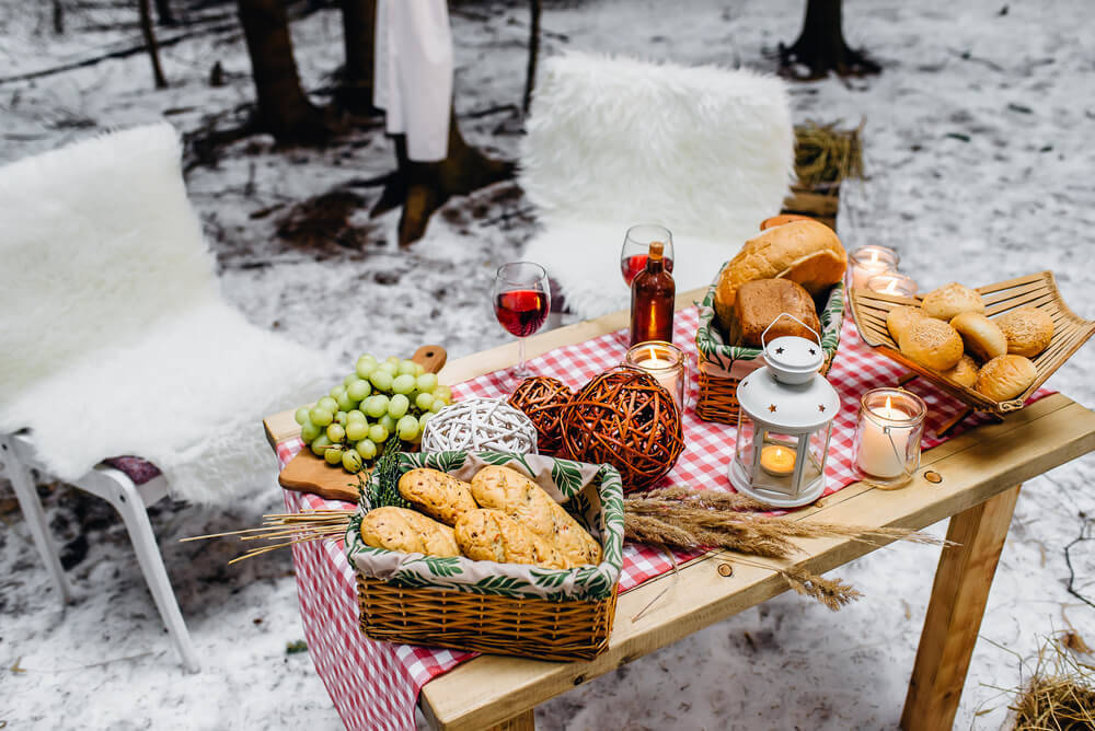 christmas-picnic-log-cabin