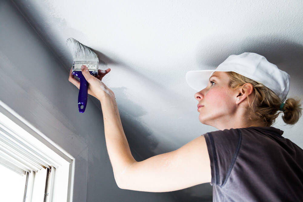 paint-the-ceiling-mobile-home