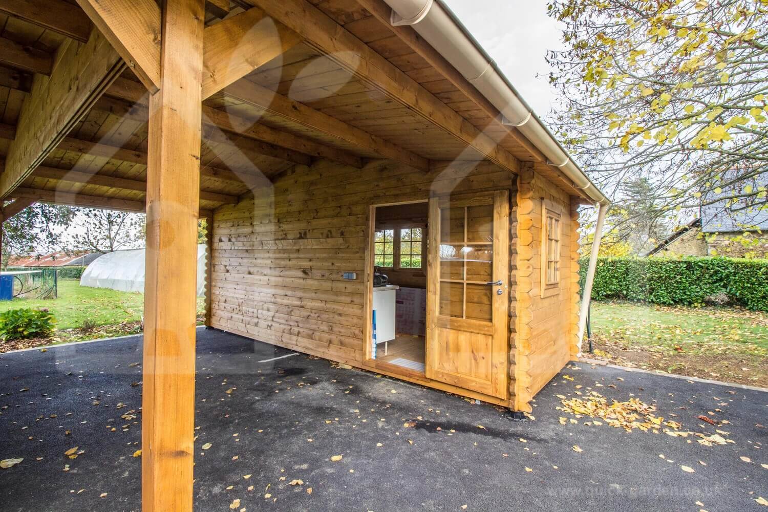 Carport Made of Wood: Advantages and Disadvantages | Pineca.com