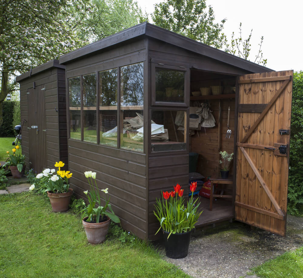 cleaning-wooden-shed